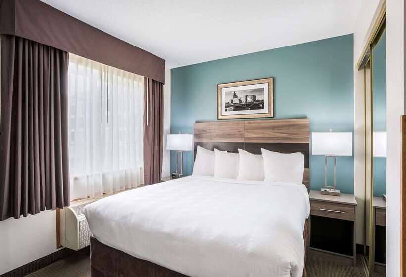 בית מלון כפרי Mainstay Suites Cedar Rapids North  Marion