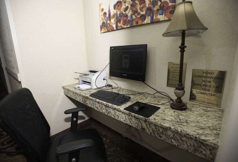 호텔 Mainstay Suites Knoxville Airport