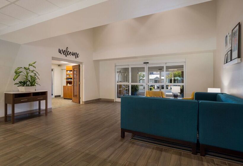 בית מלון כפרי Mainstay Suites Wilmington   University Area