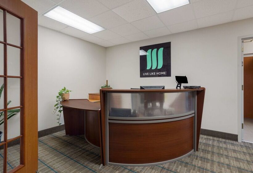 בית מלון כפרי Mainstay Suites Wilmington   University Area