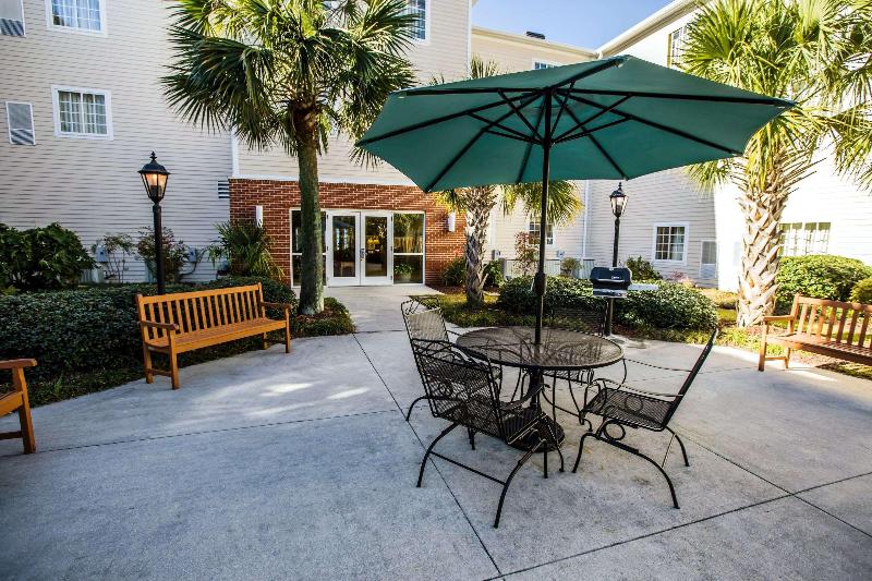 בית מלון כפרי Mainstay Suites Wilmington   University Area