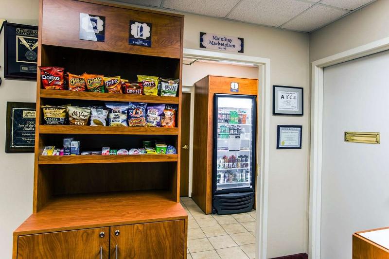 בית מלון כפרי Mainstay Suites Wilmington   University Area