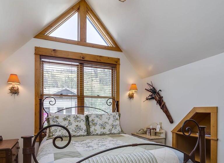 בית מלון כפרי Minturn Inn