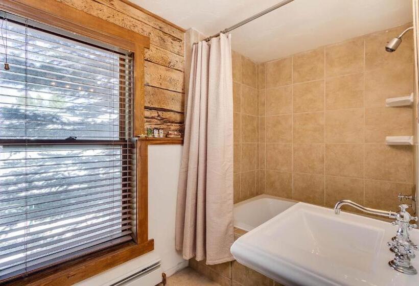 בית מלון כפרי Minturn Inn