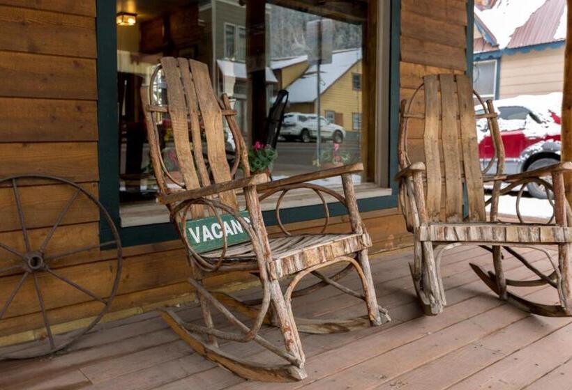 בית מלון כפרי Minturn Inn