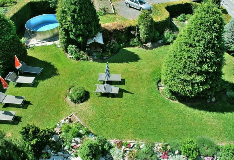 ホテル Apart Montana