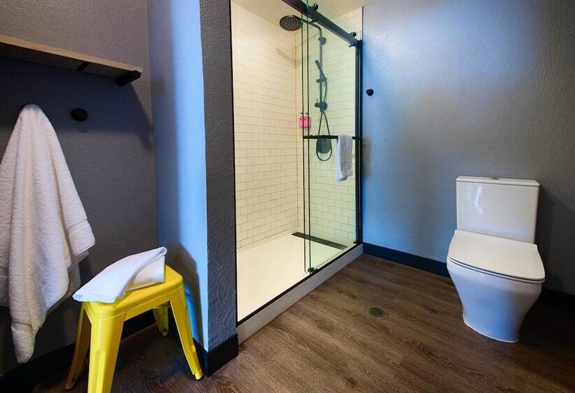 בית מלון כפרי Moxy New Orleans Downtown/french Quarter Area