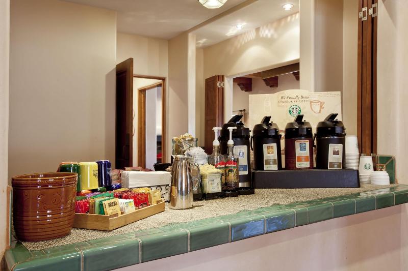 Отель Piñon Court By La Fonda