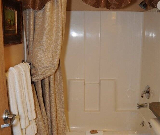 فندق Pike S Waterfront Lodge