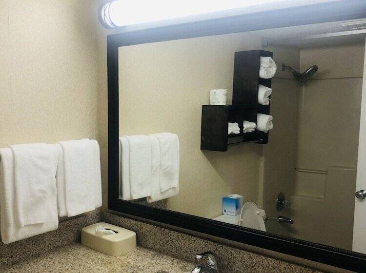 فندق Quail Inn & Suites