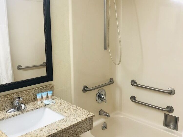 فندق Quail Inn & Suites