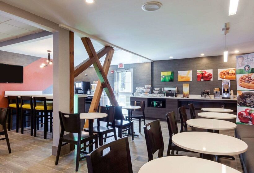 בית מלון כפרי Quality Inn & Suites Ashland Near Kings Dominion