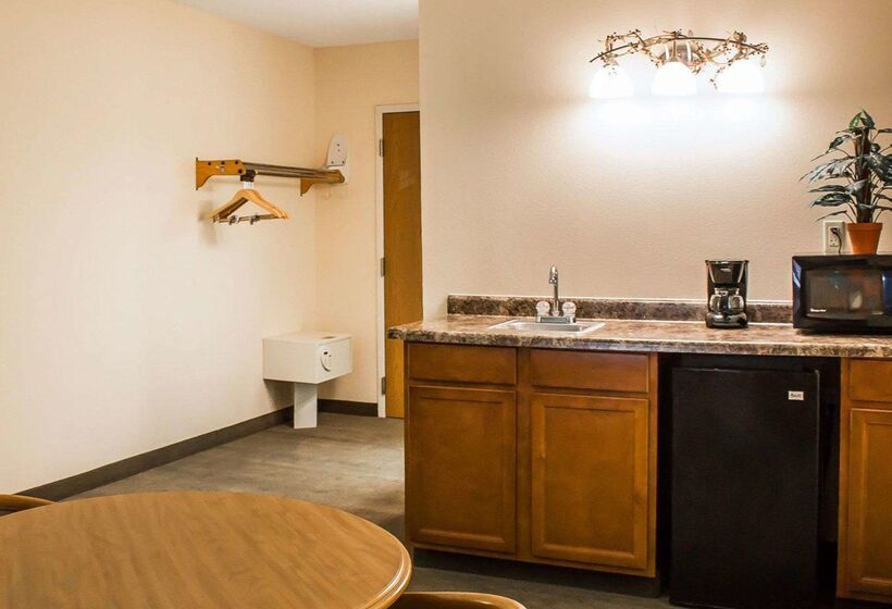 فندق Quality Inn & Suites Bellville   Mansfield