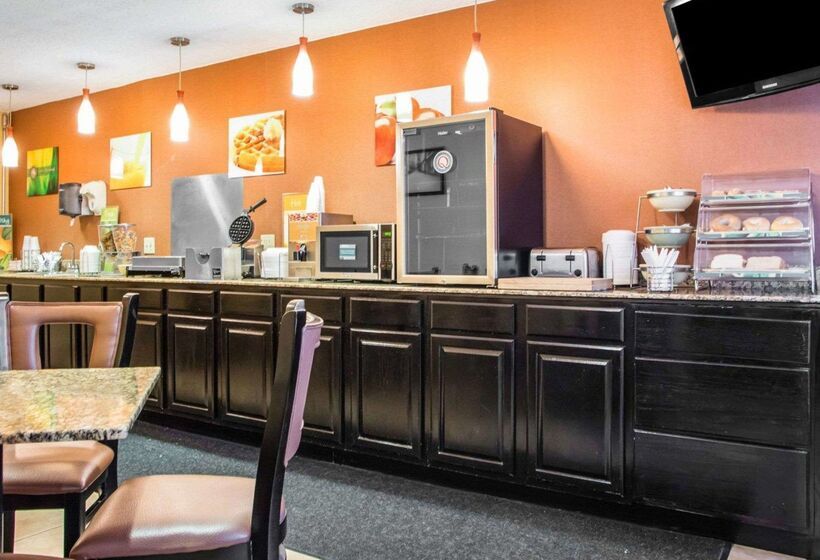 فندق Quality Inn Central Wisconsin Airport