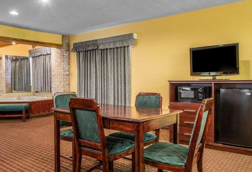 فندق Quality Inn Central Wisconsin Airport