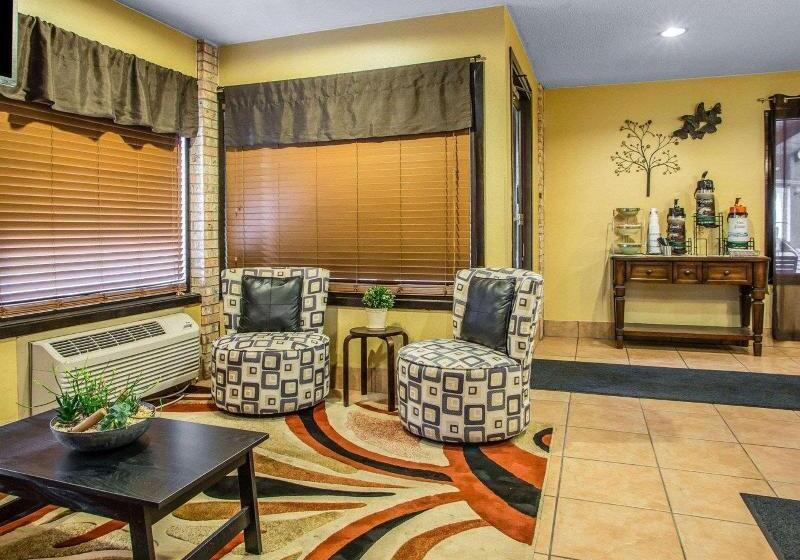 فندق Quality Inn Central Wisconsin Airport