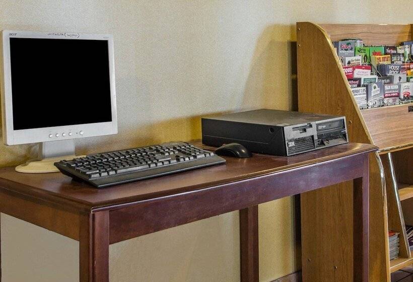 فندق Quality Inn Central Wisconsin Airport