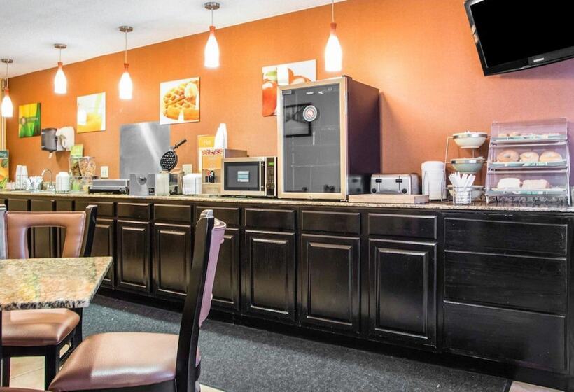 فندق Quality Inn Central Wisconsin Airport