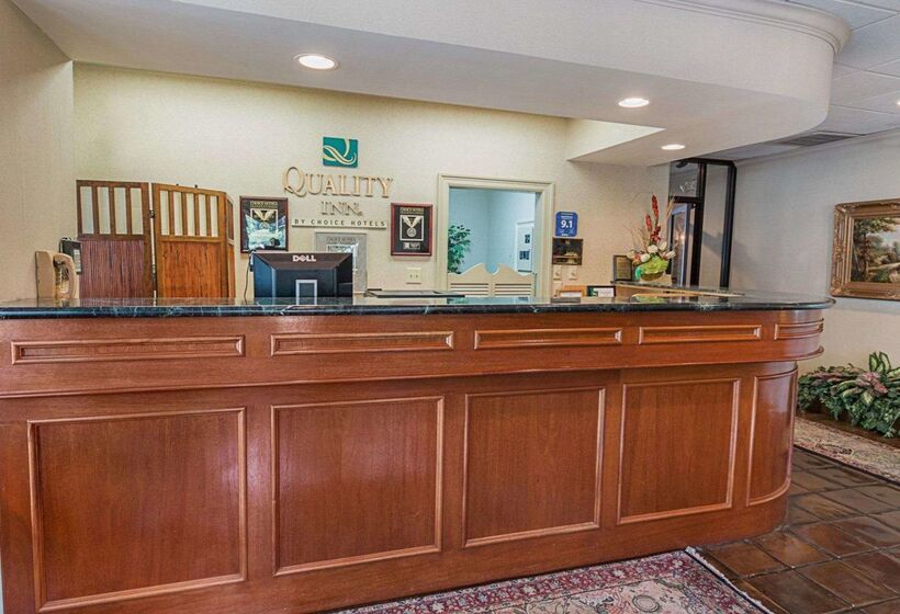 Отель Quality Inn