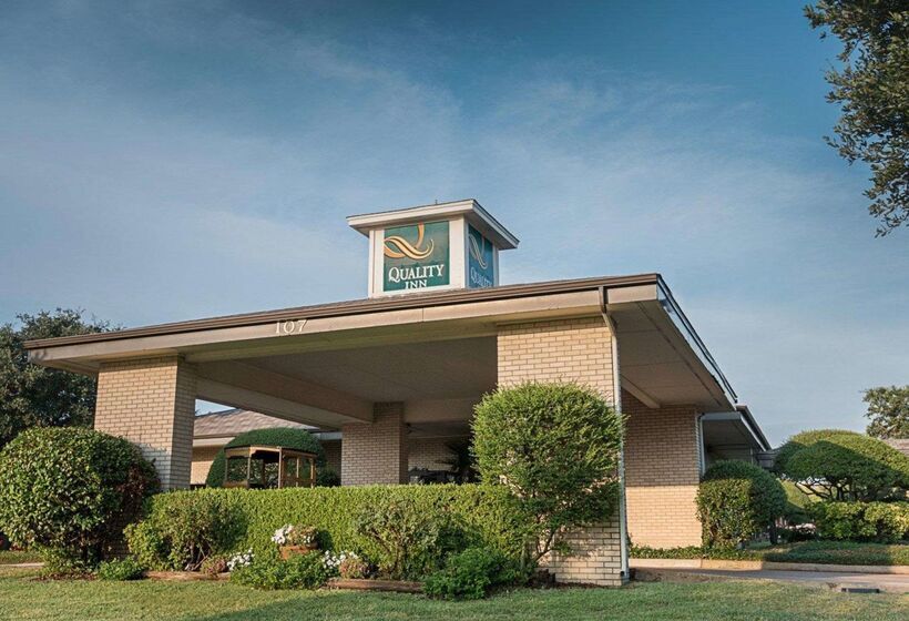 Отель Quality Inn