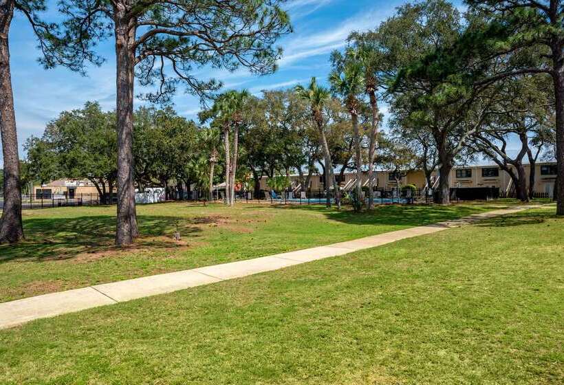 فندق Quality Inn Fort Walton Beach   Destin West