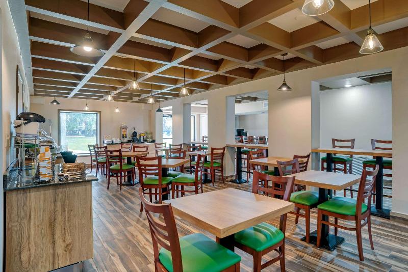 فندق Quality Inn Fort Walton Beach   Destin West