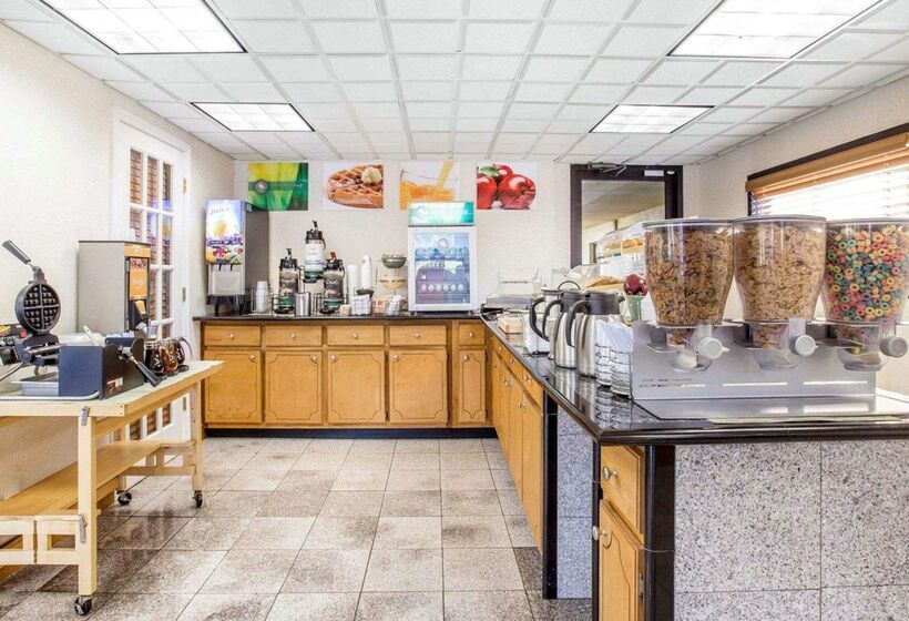 בית מלון כפרי Quality Inn