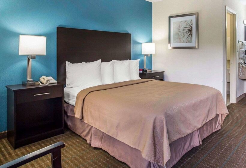 בית מלון כפרי Quality Inn