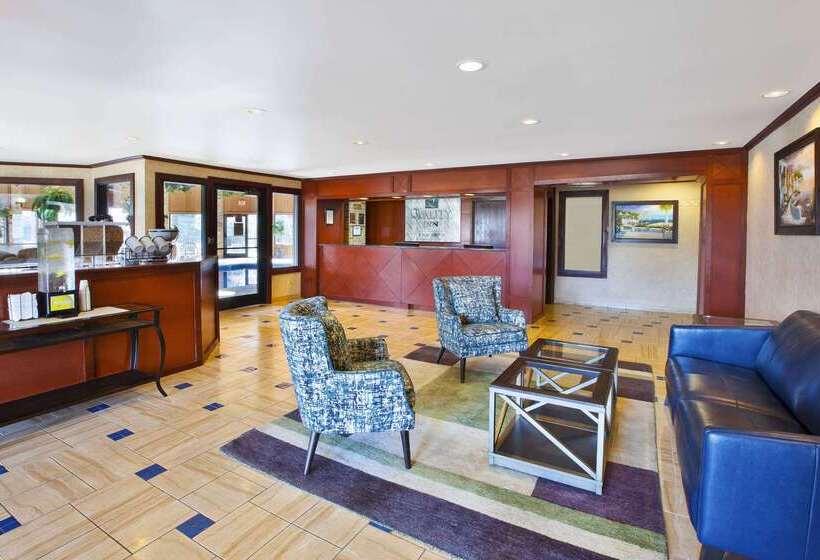 ホテル Quality Inn Marshall Near I69