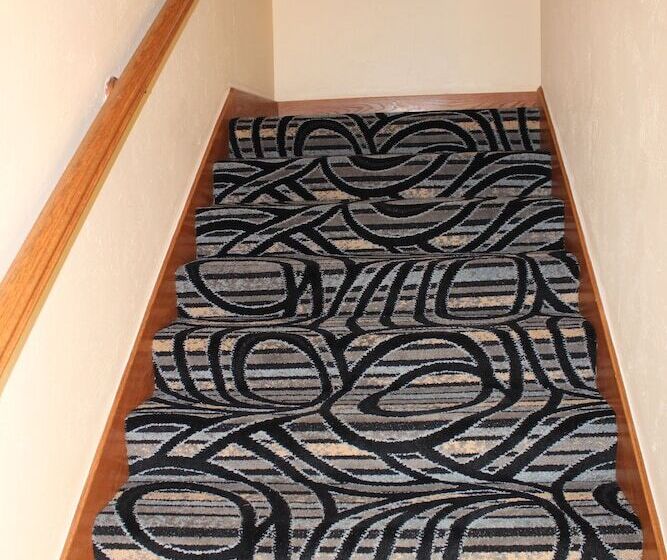 בית מלון כפרי Quality Inn & Suites Airport West