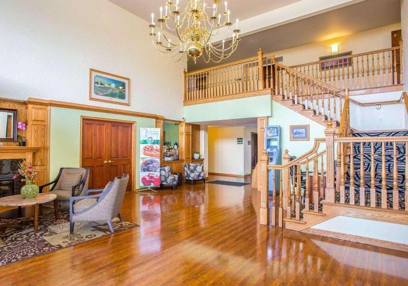 בית מלון כפרי Quality Inn & Suites Airport West