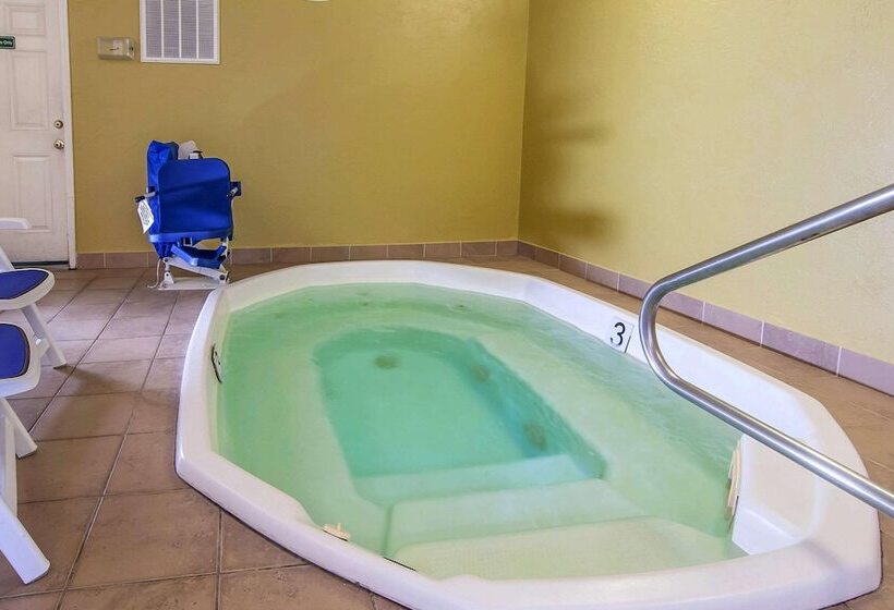 فندق Quality Inn & Suites At Coos Bay