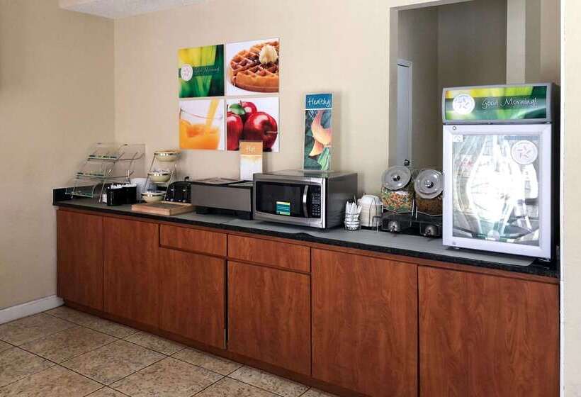 Отель Quality Inn & Suites