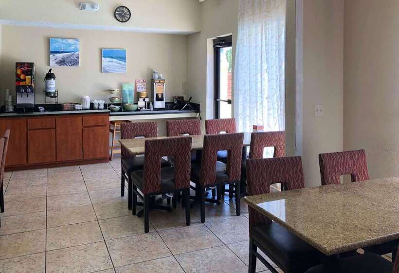 Отель Quality Inn & Suites