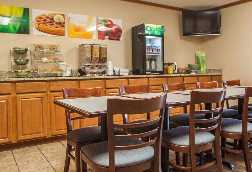 בית מלון כפרי Quality Inn & Suites Eldridge Davenport North