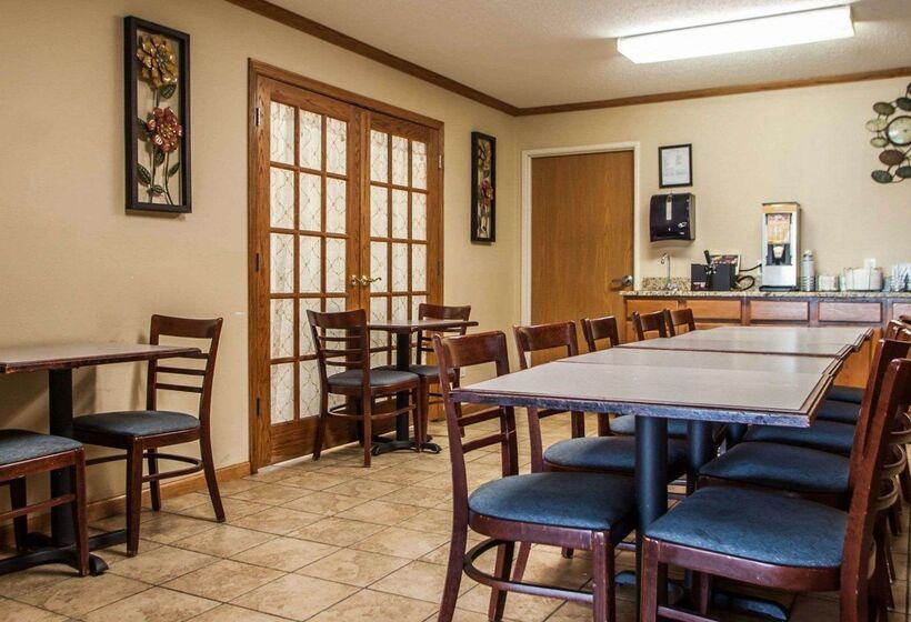 בית מלון כפרי Quality Inn & Suites Eldridge Davenport North
