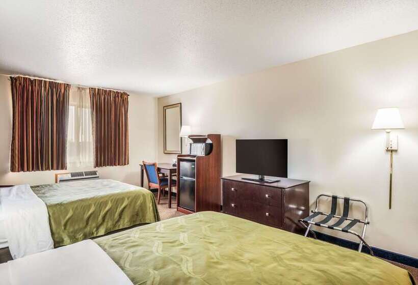 בית מלון כפרי Quality Inn & Suites Eldridge Davenport North