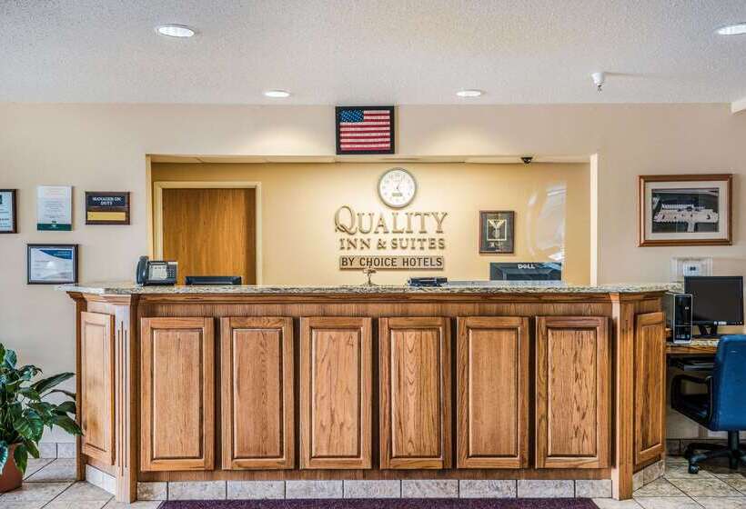 בית מלון כפרי Quality Inn & Suites Eldridge Davenport North