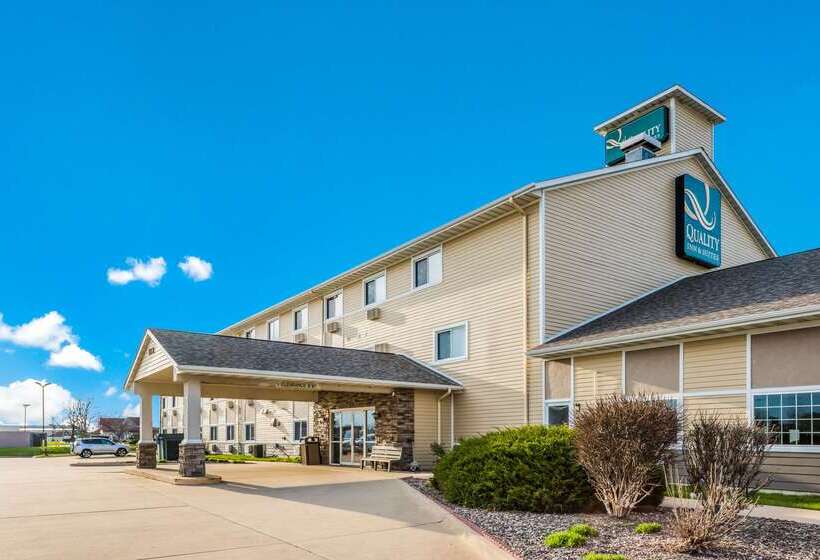 בית מלון כפרי Quality Inn & Suites Eldridge Davenport North