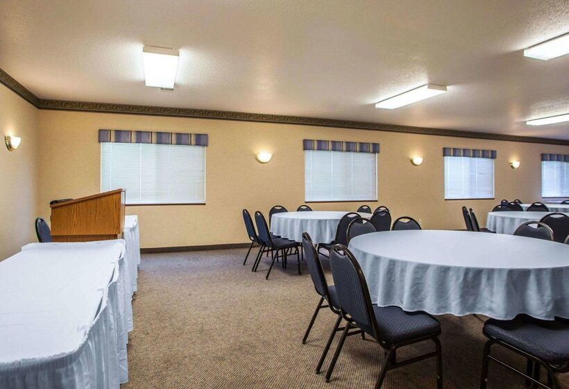 בית מלון כפרי Quality Inn & Suites Eldridge Davenport North