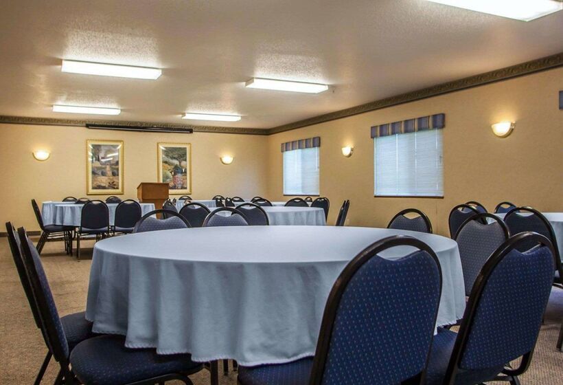 בית מלון כפרי Quality Inn & Suites Eldridge Davenport North