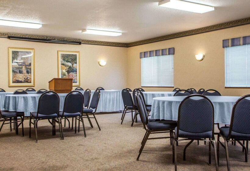 בית מלון כפרי Quality Inn & Suites Eldridge Davenport North