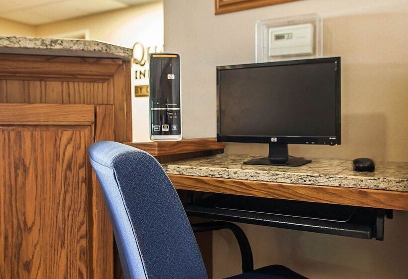 בית מלון כפרי Quality Inn & Suites Eldridge Davenport North
