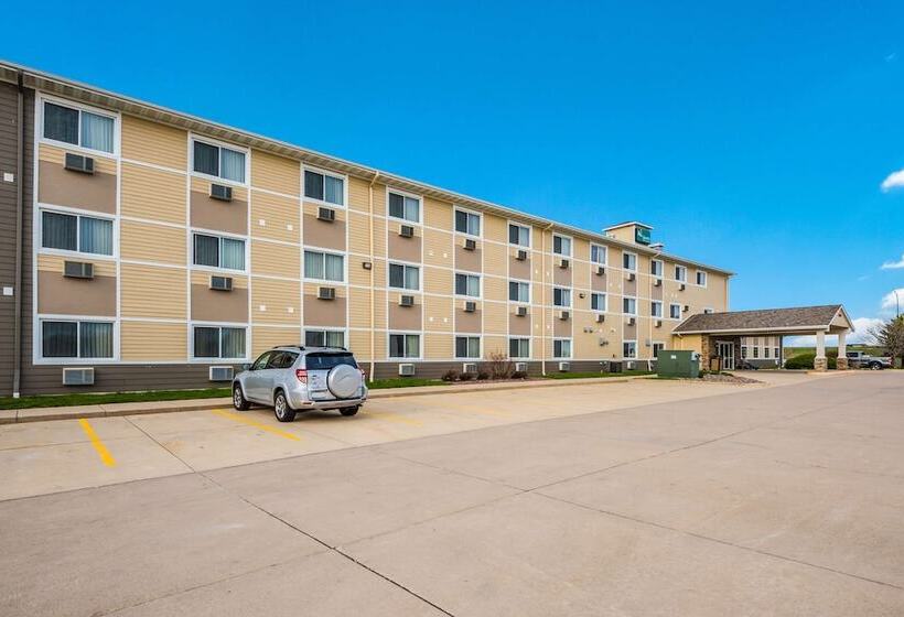 בית מלון כפרי Quality Inn & Suites Eldridge Davenport North