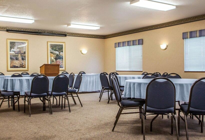 בית מלון כפרי Quality Inn & Suites Eldridge Davenport North