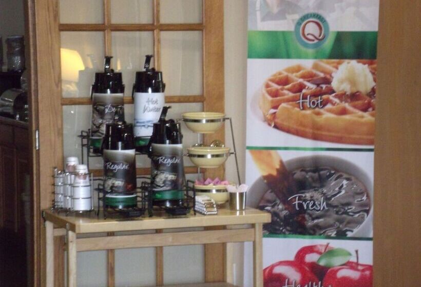 בית מלון כפרי Quality Inn & Suites Eldridge Davenport North