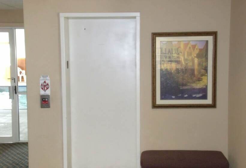 בית מלון כפרי Quality Inn & Suites Eldridge Davenport North