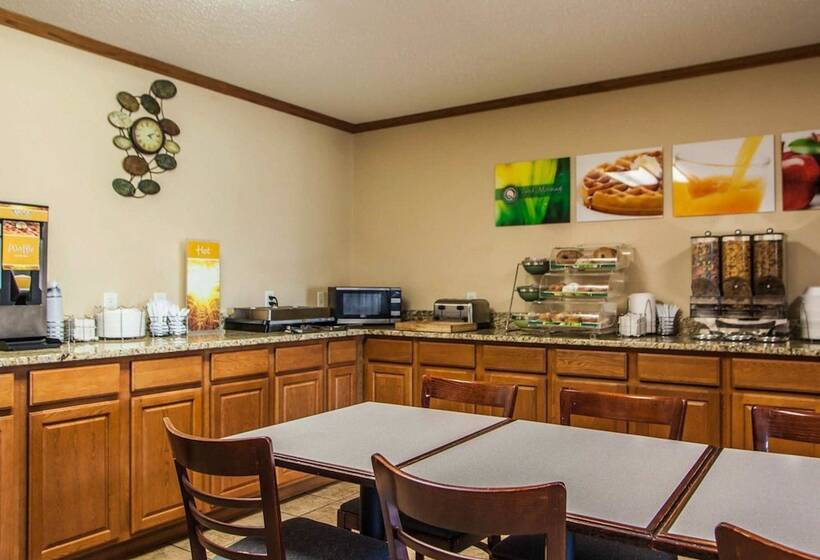בית מלון כפרי Quality Inn & Suites Eldridge Davenport North