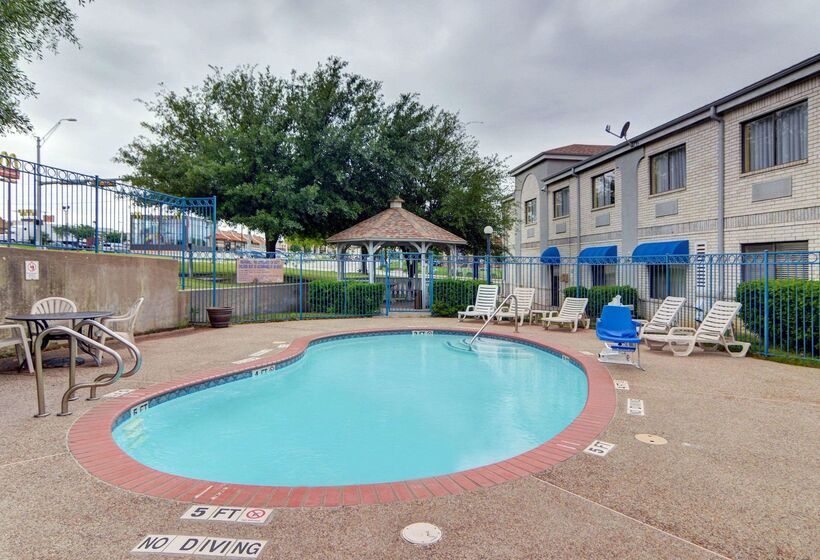 호텔 Quality Inn & Suites