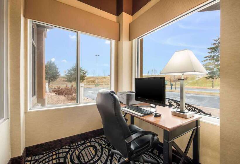 فندق Quality Inn & Suites